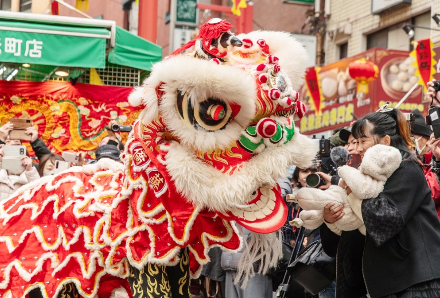 獅子舞採青（祝儀取り）